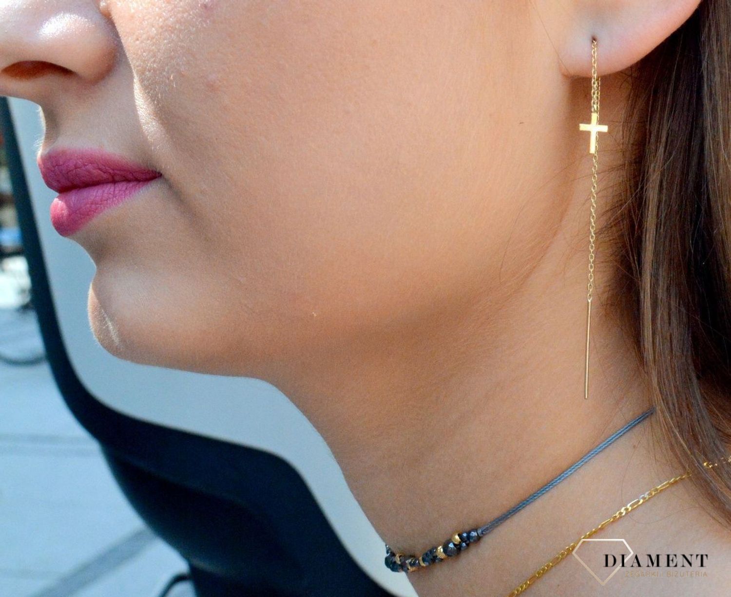 Złote kolczyki krzyżyki przeciągane łańcuszki pr 333 KL 6201 333. Złote kolczyki 333 przeciągane łańcuszki z krzyżykami. Jeśli cenisz sobie minimalizm w dodatkach wybierz subtelne kolczyki kulki wyko.jpg